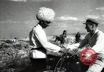 Standbild Sowjetische Bauern ernten Turkmenistan, 1949, aus Sekunde 56 historischem Filmmaterial Videoclip 65675032367