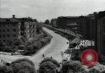 Standbild Bürger oben-Halten das Dorf Podolsk Russland, 1949, aus Sekunde 14 historischem Filmmaterial Videoclip 65675032370