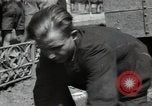 Standbild Bürger oben-Halten das Dorf Podolsk Russland, 1949, aus Sekunde 26 historischem Filmmaterial Videoclip 65675032370