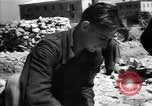 Standbild Bürger oben-Halten das Dorf Podolsk Russland, 1949, aus Sekunde 37 historischem Filmmaterial Videoclip 65675032370