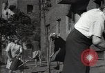Standbild Bürger oben-Halten das Dorf Podolsk Russland, 1949, aus Sekunde 53 historischem Filmmaterial Videoclip 65675032370