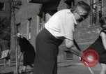 Standbild Bürger oben-Halten das Dorf Podolsk Russland, 1949, aus Sekunde 54 historischem Filmmaterial Videoclip 65675032370