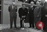 Standbild Harry S Truman an der Wake Forest College Spatenstich Winston-Salem North Carolina USA, 1951, aus Sekunde 21 historischem Filmmaterial Videoclip 65675032376