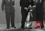 Standbild Harry S Truman an der Wake Forest College Spatenstich Winston-Salem North Carolina USA, 1951, aus Sekunde 28 historischem Filmmaterial Videoclip 65675032376