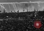Standbild Niagara Falls Kanada, 1951, aus Sekunde 9 historischem Filmmaterial Videoclip 65675032379