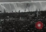 Standbild Niagara Falls Kanada, 1951, aus Sekunde 12 historischem Filmmaterial Videoclip 65675032379