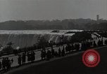 Standbild Niagara Falls Kanada, 1951, aus Sekunde 46 historischem Filmmaterial Videoclip 65675032379