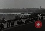 Standbild Niagara Falls Kanada, 1951, aus Sekunde 49 historischem Filmmaterial Videoclip 65675032379