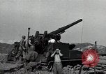 Standbild US 24 Infanterie Soldaten Feuern vom Tank United States USA, 1947, aus Sekunde 27 historischem Filmmaterial Videoclip 65675032380