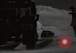 Standbild britische Truppen in der Wüste Naher Osten, 1956, aus Sekunde 1 historischem Filmmaterial Videoclip 65675032391