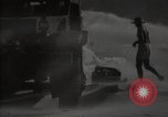 Standbild britische Truppen in der Wüste Naher Osten, 1956, aus Sekunde 3 historischem Filmmaterial Videoclip 65675032391