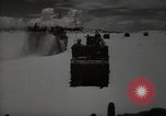 Standbild britische Truppen in der Wüste Naher Osten, 1956, aus Sekunde 10 historischem Filmmaterial Videoclip 65675032391