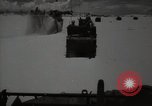 Standbild britische Truppen in der Wüste Naher Osten, 1956, aus Sekunde 11 historischem Filmmaterial Videoclip 65675032391