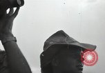 Standbild britische Truppen in der Wüste Naher Osten, 1956, aus Sekunde 30 historischem Filmmaterial Videoclip 65675032391