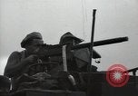 Standbild britische Truppen in der Wüste Naher Osten, 1956, aus Sekunde 33 historischem Filmmaterial Videoclip 65675032391