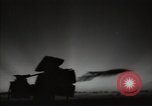 Standbild britische Truppen in der Wüste Naher Osten, 1956, aus Sekunde 45 historischem Filmmaterial Videoclip 65675032391