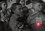 Standbild Berliner Kinderluftbrücke Deutschland, 1953, aus Sekunde 26 historischem Filmmaterial Videoclip 65675032392