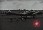 Standbild Berliner Kinderluftbrücke Deutschland, 1953, aus Sekunde 36 historischem Filmmaterial Videoclip 65675032392