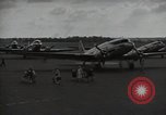 Standbild Berliner Kinderluftbrücke Deutschland, 1953, aus Sekunde 37 historischem Filmmaterial Videoclip 65675032392