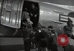 Standbild Berliner Kinderluftbrücke Deutschland, 1953, aus Sekunde 46 historischem Filmmaterial Videoclip 65675032392
