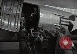 Standbild Berliner Kinderluftbrücke Deutschland, 1953, aus Sekunde 52 historischem Filmmaterial Videoclip 65675032392