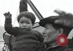 Standbild Schiff Ankunft im Hafen Ostasien, 1955, aus Sekunde 7 historischem Filmmaterial Videoclip 65675032393