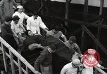 Standbild Schiff Ankunft im Hafen Ostasien, 1955, aus Sekunde 10 historischem Filmmaterial Videoclip 65675032393