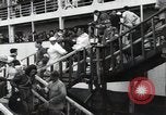 Standbild Schiff Ankunft im Hafen Ostasien, 1955, aus Sekunde 13 historischem Filmmaterial Videoclip 65675032393