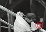 Standbild Schiff Ankunft im Hafen Ostasien, 1955, aus Sekunde 17 historischem Filmmaterial Videoclip 65675032393