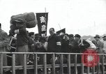 Standbild Schiff Ankunft im Hafen Ostasien, 1955, aus Sekunde 22 historischem Filmmaterial Videoclip 65675032393