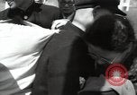 Standbild Schiff Ankunft im Hafen Ostasien, 1955, aus Sekunde 35 historischem Filmmaterial Videoclip 65675032393