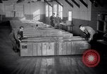 Standbild airmen Verpackung fly-away-Kits United States USA, 1951, aus Sekunde 26 historischem Filmmaterial Videoclip 65675032405