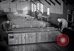 Standbild airmen Verpackung fly-away-Kits United States USA, 1951, aus Sekunde 28 historischem Filmmaterial Videoclip 65675032405
