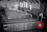 Standbild airmen Verpackung fly-away-Kits United States USA, 1951, aus Sekunde 30 historischem Filmmaterial Videoclip 65675032405
