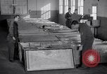 Standbild airmen Verpackung fly-away-Kits United States USA, 1951, aus Sekunde 34 historischem Filmmaterial Videoclip 65675032405