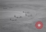 Standbild vier F-84 thunderjets Escort 4 B-50 Bomber Arizona USA, 1951, aus Sekunde 19 historischem Filmmaterial Videoclip 65675032406