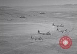 Standbild vier F-84 thunderjets Escort 4 B-50 Bomber Arizona USA, 1951, aus Sekunde 21 historischem Filmmaterial Videoclip 65675032406