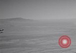 Standbild vier F-84 thunderjets Escort 4 B-50 Bomber Arizona USA, 1951, aus Sekunde 55 historischem Filmmaterial Videoclip 65675032406