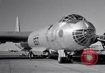 Standbild verschiedene Ansichten der Convair B-36 Fort Worth Texas USA, 1951, aus Sekunde 37 historischem Filmmaterial Videoclip 65675032407