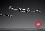 Image quatre B-50s dans la formation précise Arizona USA, 1951, de la seconde 3 séquences d'archives historiques vidéo 65675032410