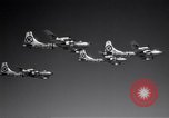 Image quatre B-50s dans la formation précise Arizona USA, 1951, de la seconde 20 séquences d'archives historiques vidéo 65675032410