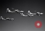 Image quatre B-50s dans la formation précise Arizona USA, 1951, de la seconde 21 séquences d'archives historiques vidéo 65675032410