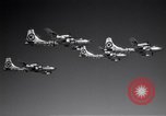Image quatre B-50s dans la formation précise Arizona USA, 1951, de la seconde 23 séquences d'archives historiques vidéo 65675032410