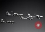 Image quatre B-50s dans la formation précise Arizona USA, 1951, de la seconde 26 séquences d'archives historiques vidéo 65675032410