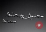 Image quatre B-50s dans la formation précise Arizona USA, 1951, de la seconde 34 séquences d'archives historiques vidéo 65675032410