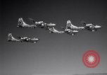 Image quatre B-50s dans la formation précise Arizona USA, 1951, de la seconde 38 séquences d'archives historiques vidéo 65675032410