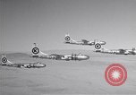 Image quatre B-50s dans la formation précise Arizona USA, 1951, de la seconde 51 séquences d'archives historiques vidéo 65675032410