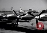 Immagine di Convair B-36 rullaggio Fort Worth Texas USA, 1950, secondo 8 filmato di repertorio 65675032411