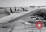 Standbild Convair B-36 und Fliegern Fort Worth Texas USA, 1951, aus Sekunde 9 historischem Filmmaterial Videoclip 65675032412