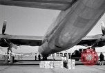Standbild Convair B-36 und Fliegern Fort Worth Texas USA, 1951, aus Sekunde 31 historischem Filmmaterial Videoclip 65675032412